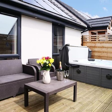 Hoxne Cottages - Daisy Cottage With Private Hot Tub ヨーク エクステリア 写真