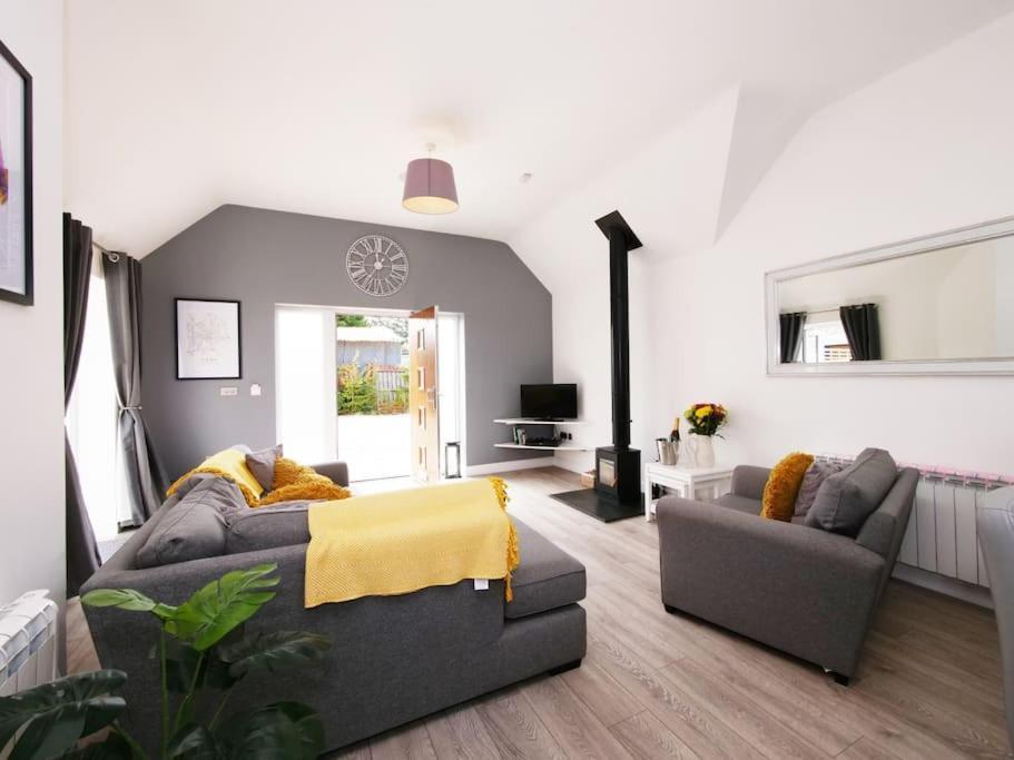 Hoxne Cottages - Daisy Cottage With Private Hot Tub ヨーク エクステリア 写真