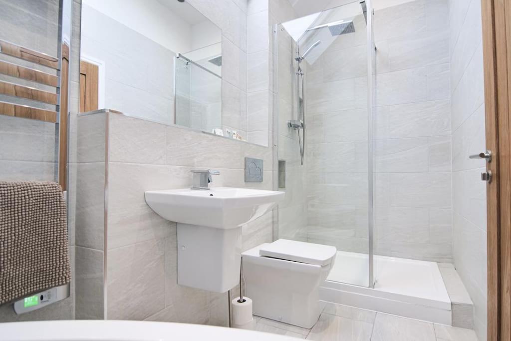 Hoxne Cottages - Daisy Cottage With Private Hot Tub ヨーク エクステリア 写真